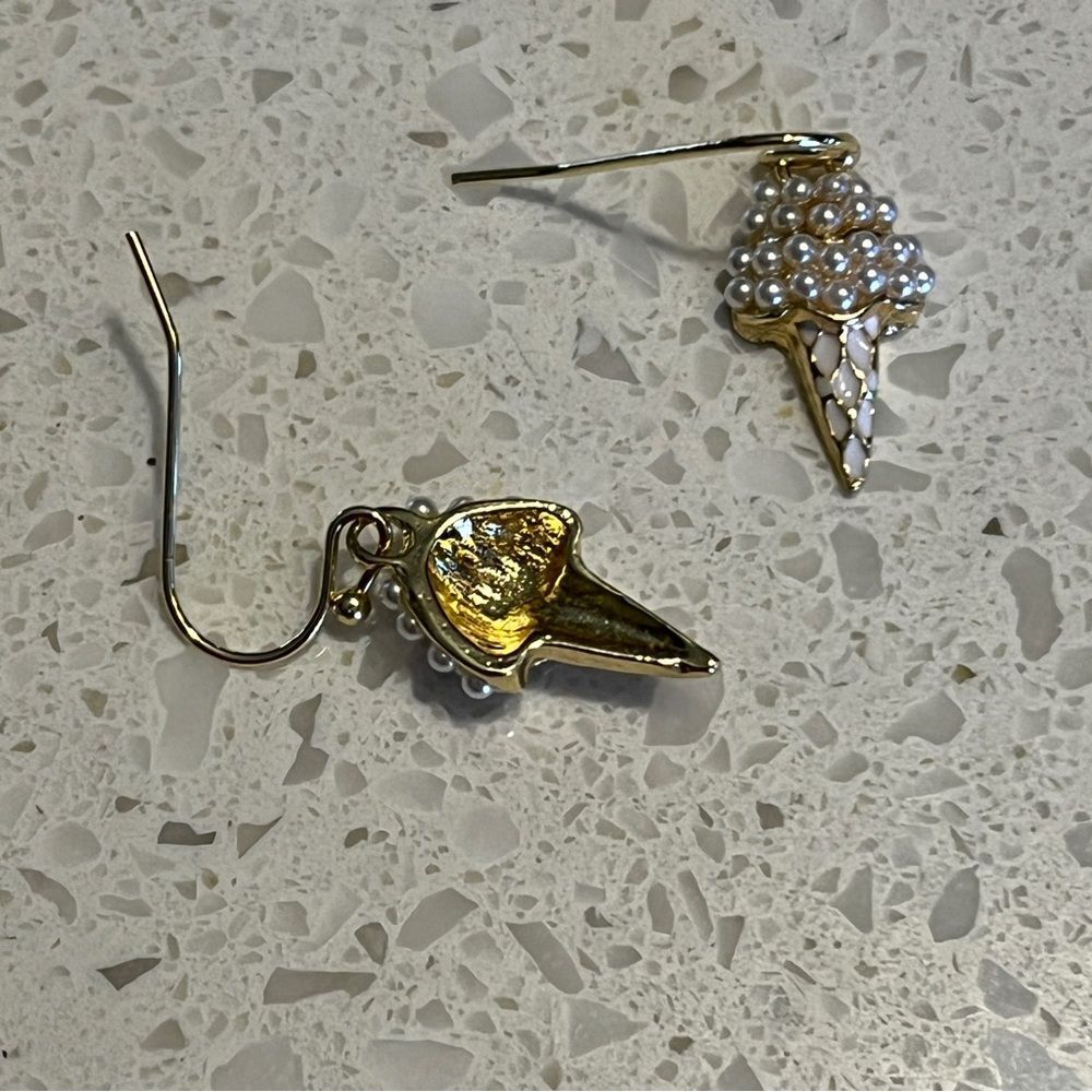 Elegant Gold Pearl‎ Ice Cream Cone Earrings - Picture 6 of 10